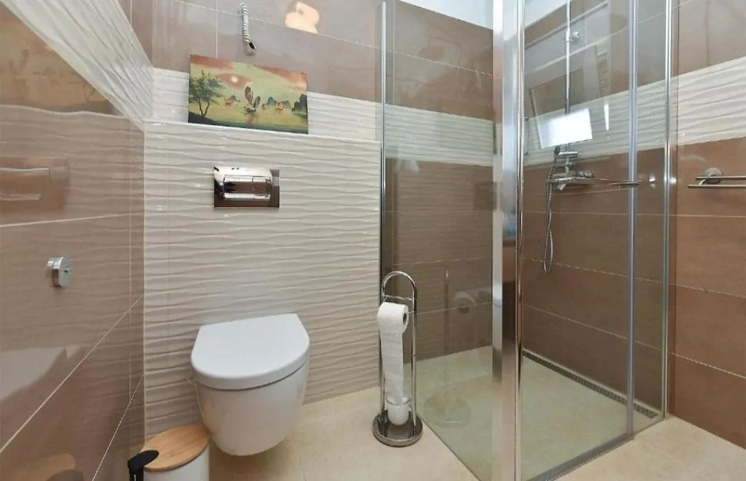 House With A Heated Pool And A Jacuzzi Villa Fazana