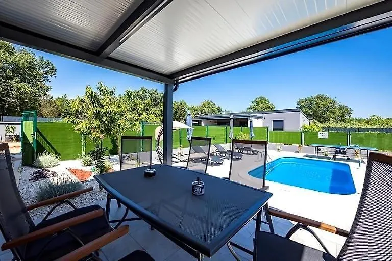 House With A Heated Pool And A Jacuzzi Villa Fazana 0*,  Croatia