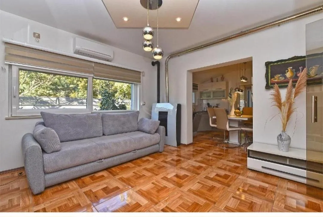 House With A Heated Pool And A Jacuzzi Villa Fazana