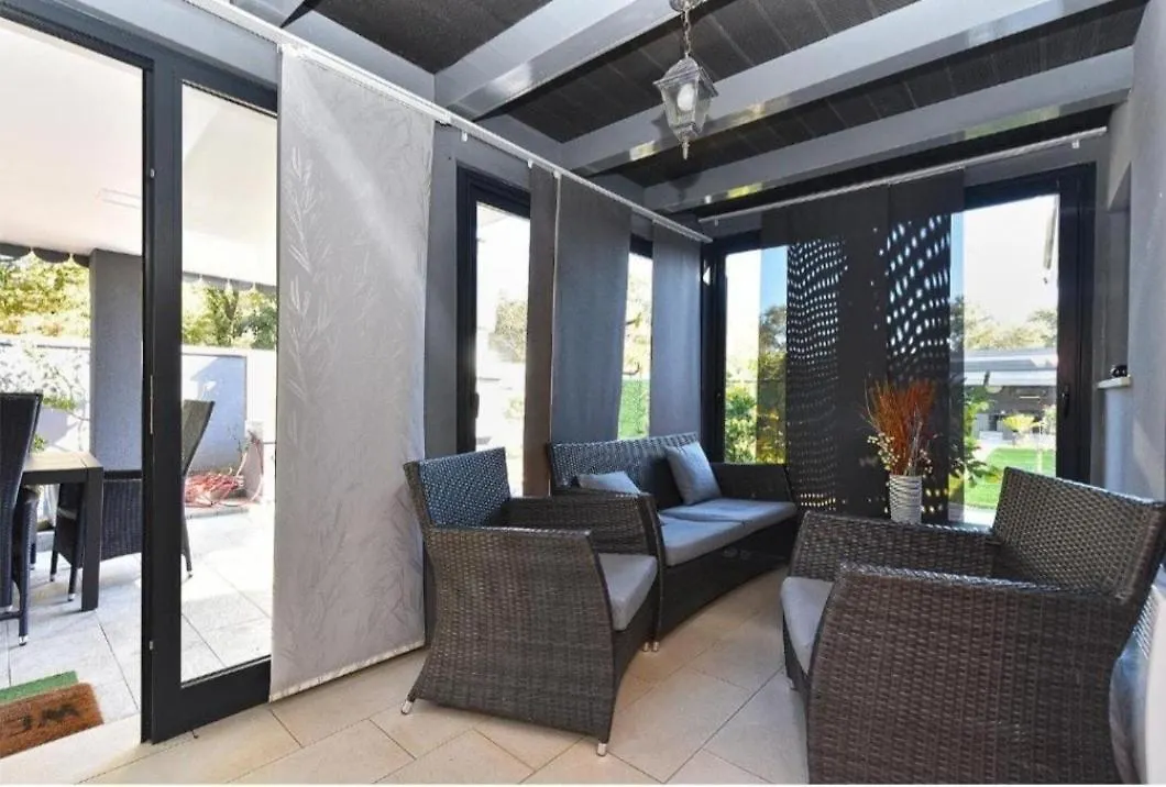 House With A Heated Pool And A Jacuzzi Villa Fazana
