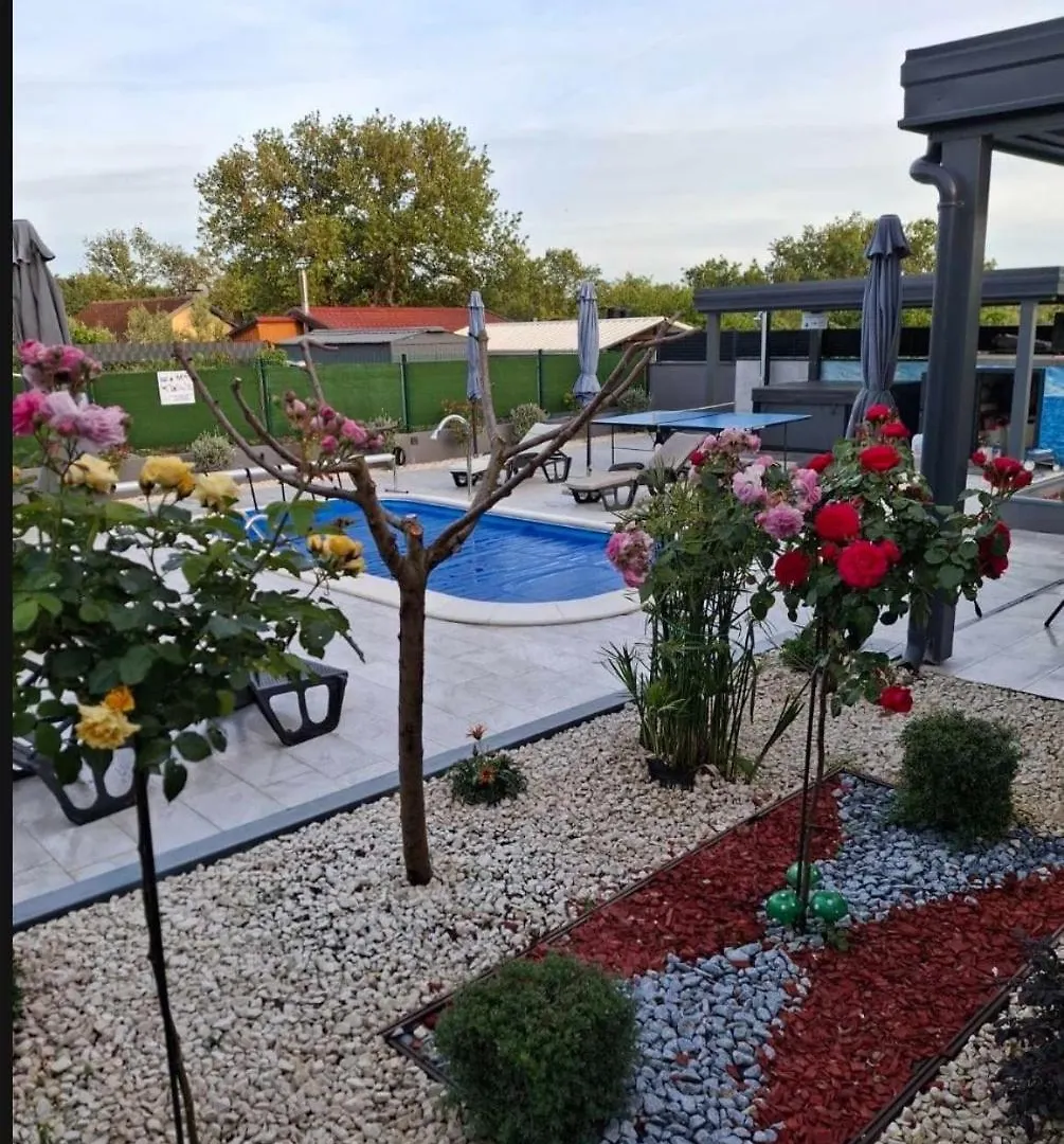 House With A Heated Pool And A Jacuzzi Villa Fazana